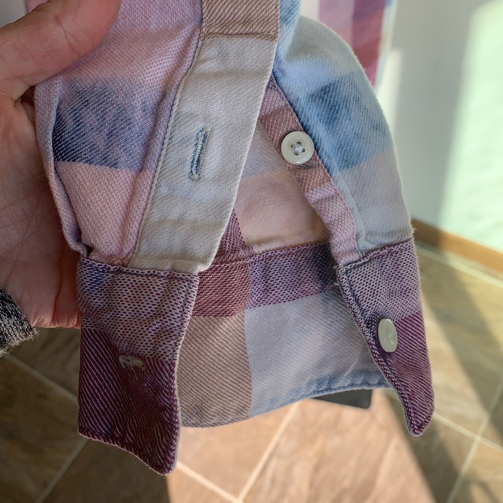 Isabella Sinclair Bleach Plaid Pullover Top - Picture 8 of 10